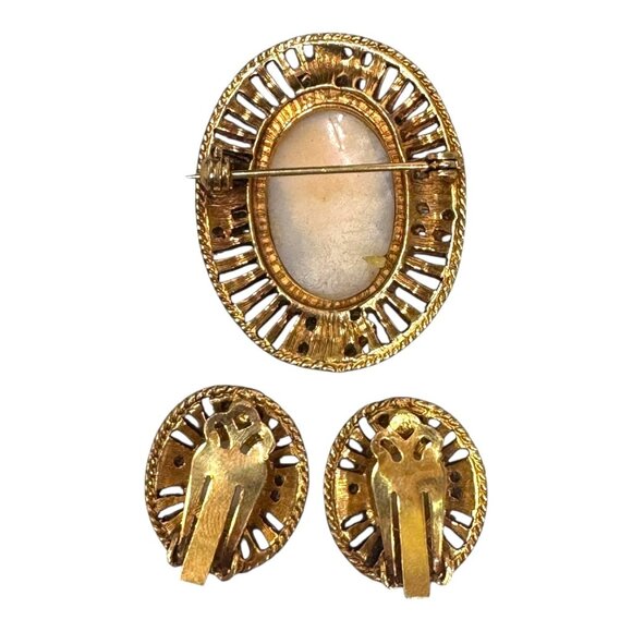 Vintage Gold Tone Cameo Brooch & Earring Set Victorian Style Revival Jewelry - Picture 3 of 9